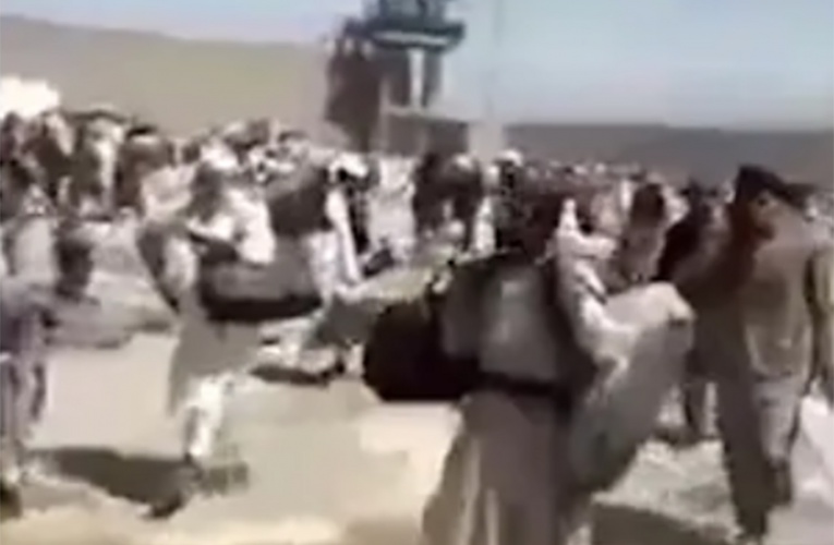 阿富汗最大监狱：塔利班释放数千囚犯！画面曝光