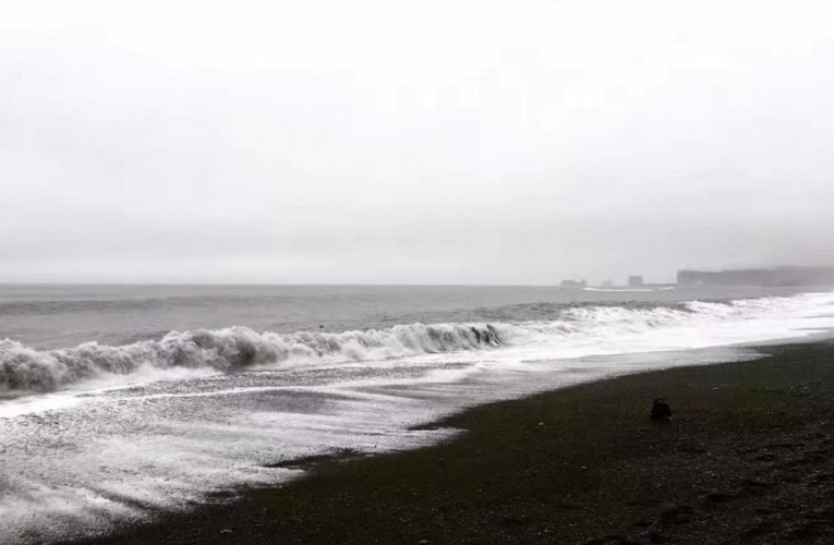 中国女子冰岛被卷入海中遇难 目击者描述全过程