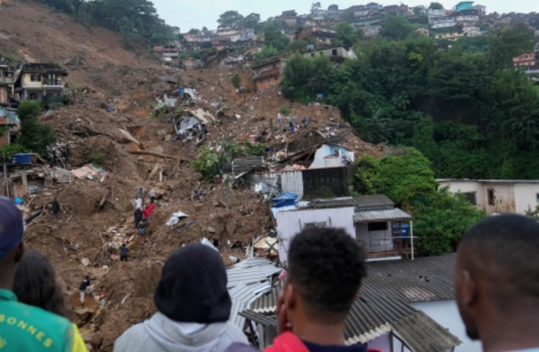 巴西洪灾滑坡 场面触目惊心 至少110人遇难