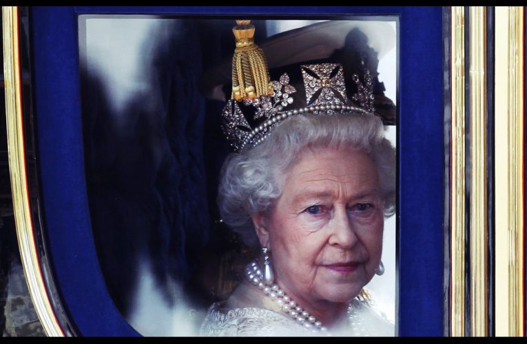 帝国王冠的谢幕：英国女王辞世 见证百年英国史变迁