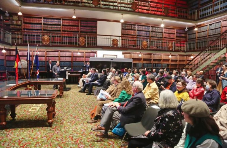 “悉尼国际诗歌节作品精选集”在新州议会大厦发布