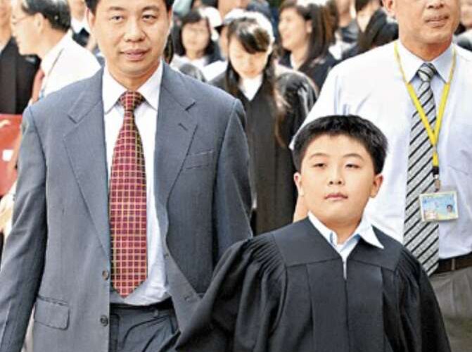 惊了!美国大学招了个中国神童教授 18岁博士毕业